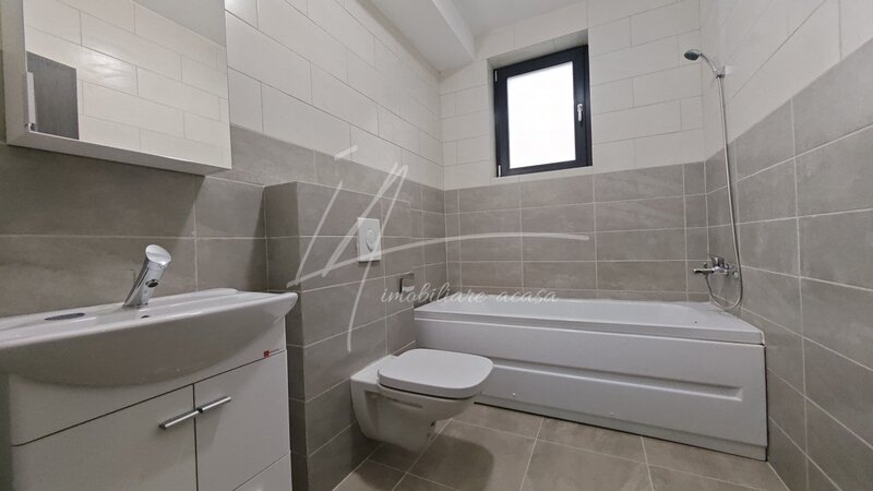 Budeasa Mare vila pe malul lacului, zona verde, finisaje superioare, complex de vile